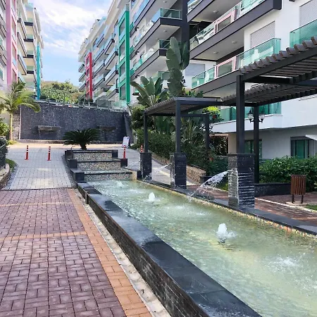 Konak Seaside Homes Lux Penthaus 3+1 * Махмутлар